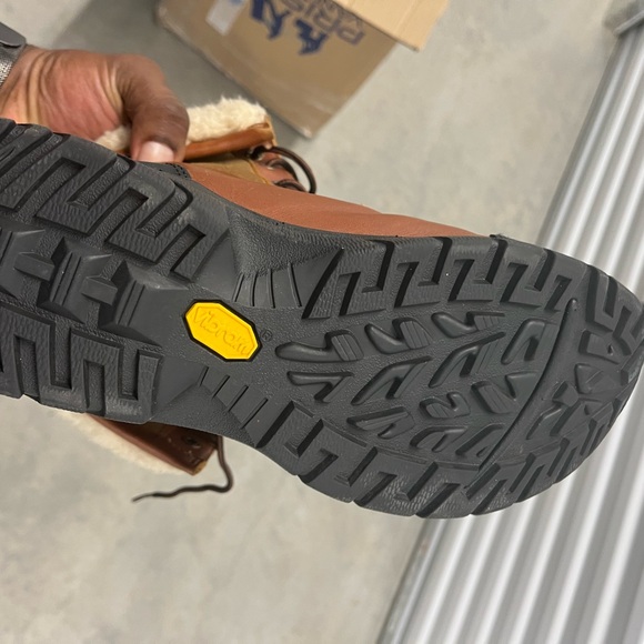 UGG Boots - Picture 5 of 8